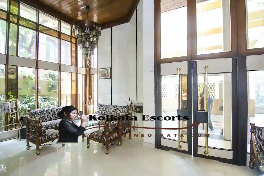 Call girls in The Lytton