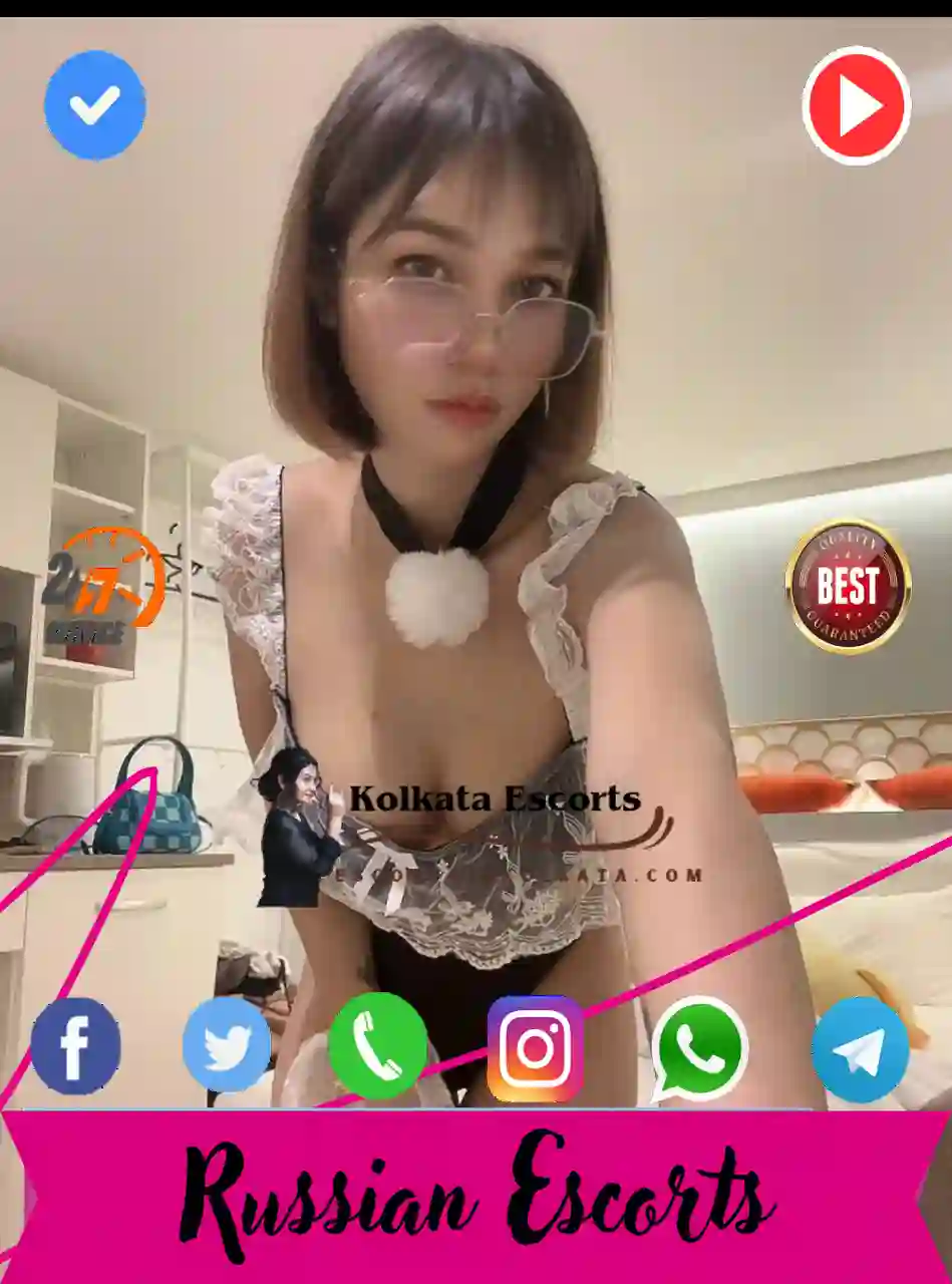 Russian girls in Minto Park