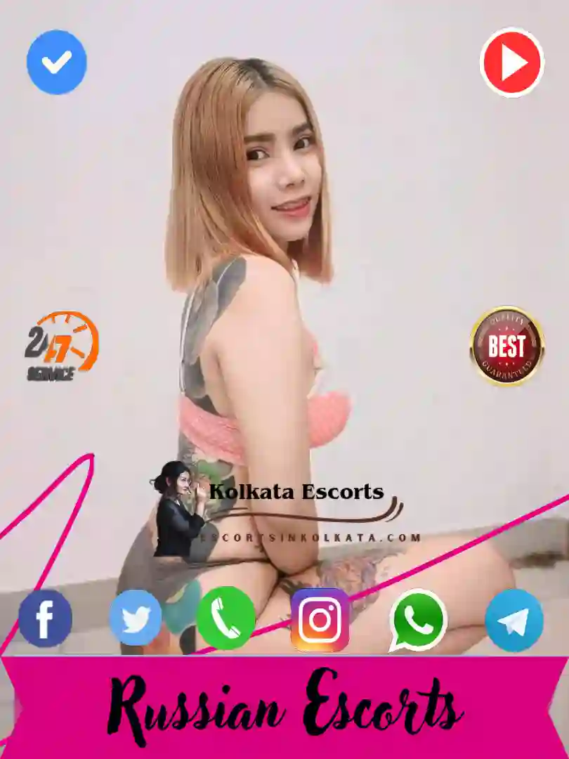 Russian girls in Millenium Park