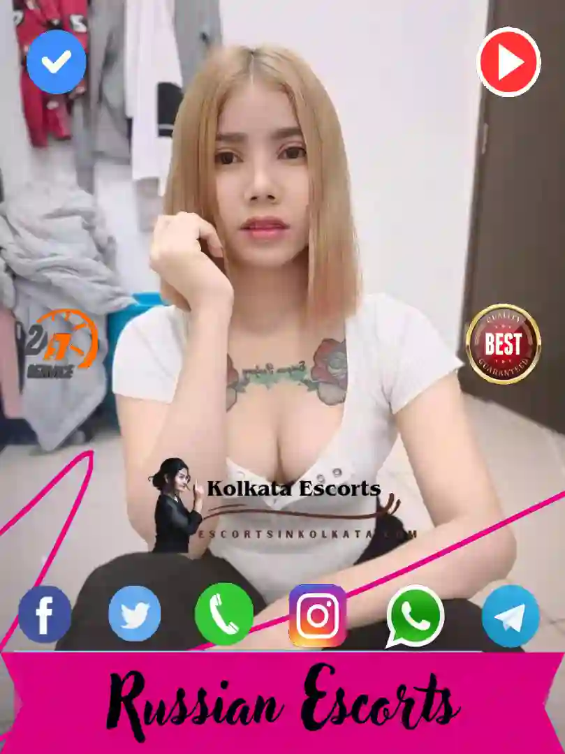 Russian girls in Millenium Park