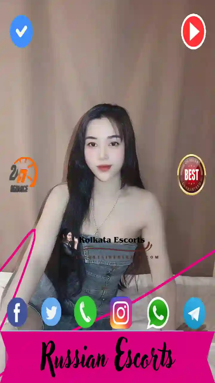 Russian girls in Nakhoda Masjid