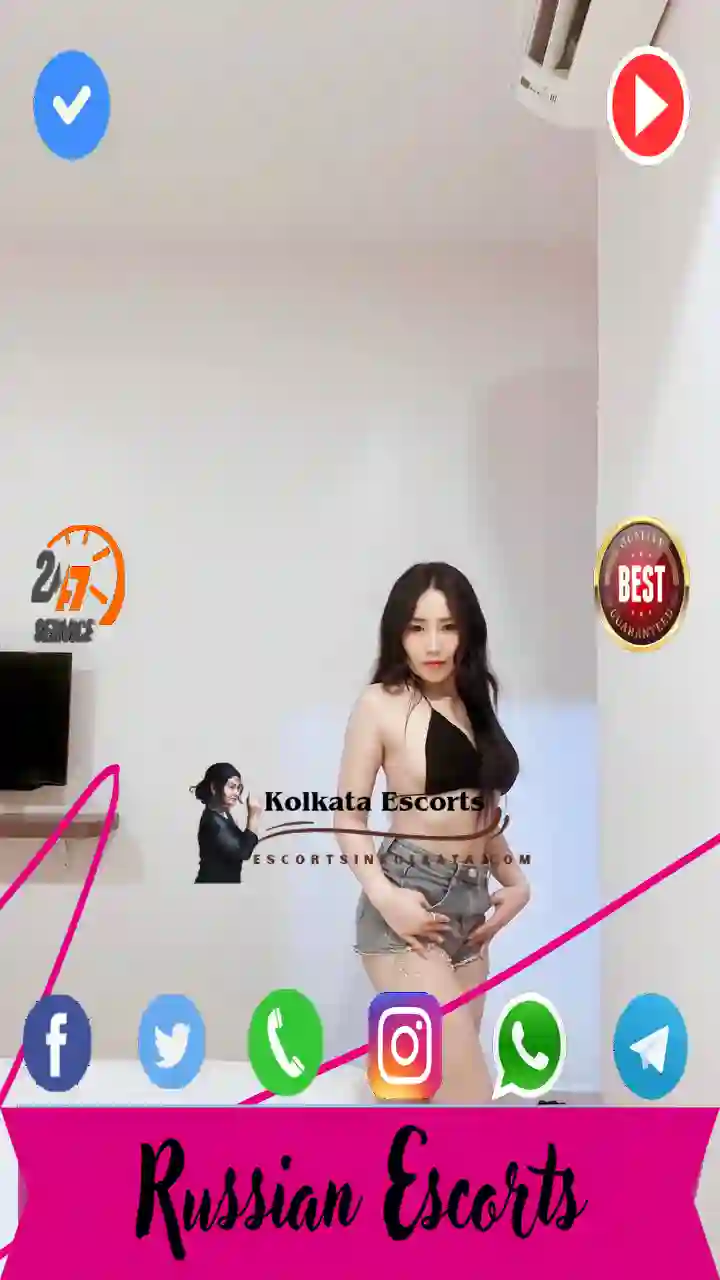 Independent girls in Botanical Garden