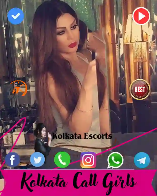 Independent girls in Victoria Memorial