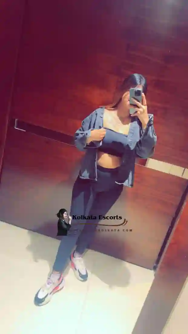 Pictures of Sayani escort girl