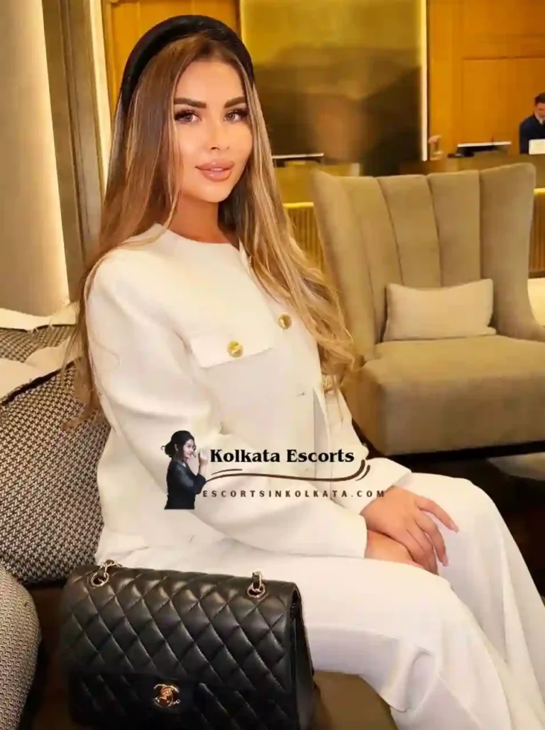 Busty Escort Profile Eliza